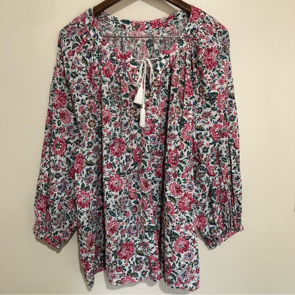 Tops - Womens Bohemian Floral V Neck Front tie puff sleeve Blouse. Size XXL.